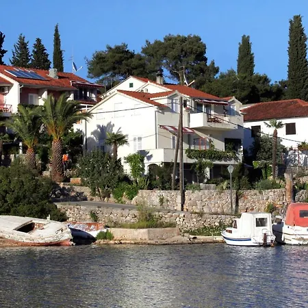 Apartamento By The Sea Vrboska